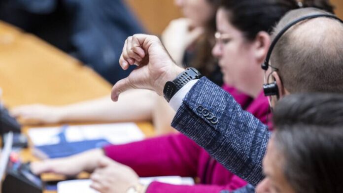 Eurodeputații nu i-au validat pe cei șase vicepreședinți ai Comisiei Europene, între care și brașoveanca Roxana Mînzatu 