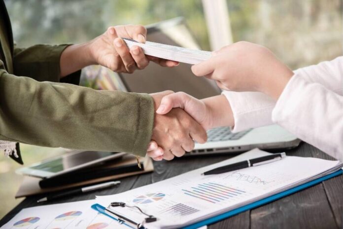(P) Îți este greu să obții un credit? Iată băncile care acordă cel mai ușor credite