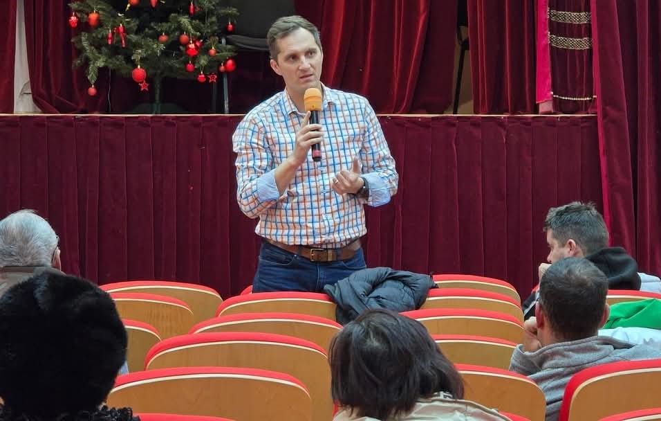 Primarul USR de la Râșnov: „Prin dialog, transparență și muncă în echipă, vom reuși să transformăm Râșnovul într-un oraș de care să fim mândri”