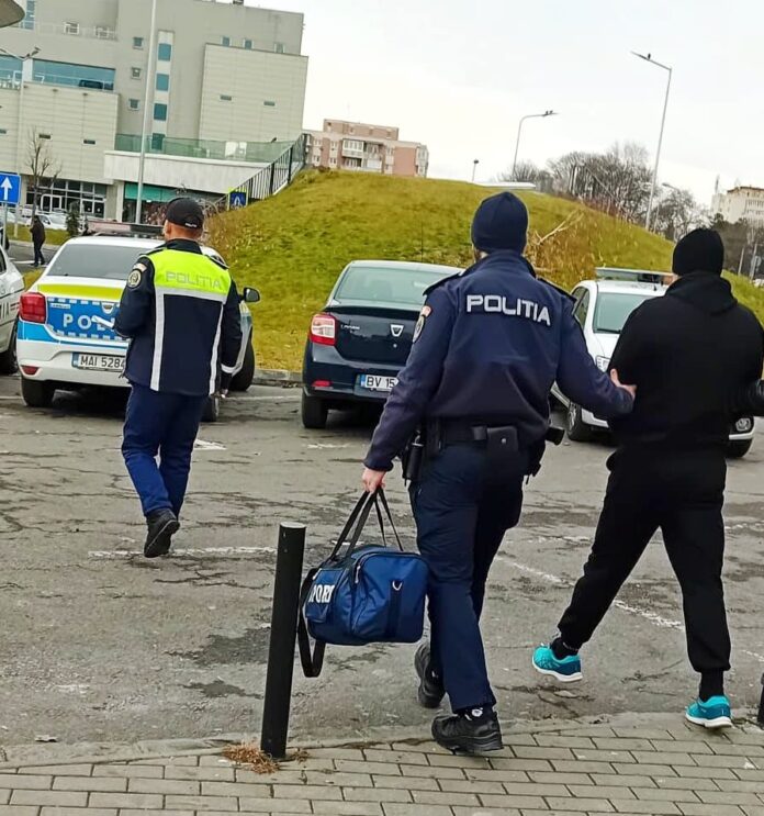 Hoț de portofele care acționa în Brașov, arestat