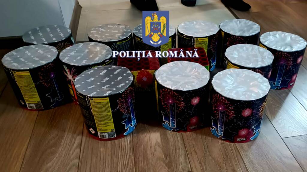 Percheziție domiciliară în Brașov, la un bărbat care ar fi vrut să vândă zeci de kilograme de articole pirotehnice deși nu avea autorizație