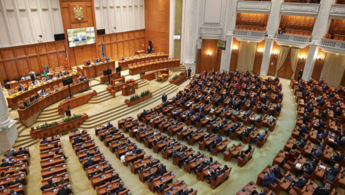 Cât de important este rolul Parlamentului?  Votează Guvernul, numește șefii de servicii secrete, judecătorii CCR, Avocatul Poporului sau poate suspenda Președintele