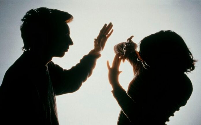 Polițiștii brașoveni au intervenit după ce un individ și-a amenințat fosta concubină și și pe mama acesteia