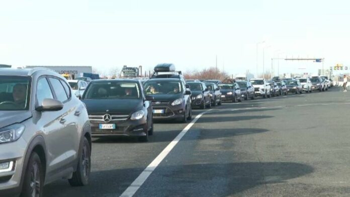 Trafic intens pe DN1, pe sensul de coborâre dinspre Brașov spre Ploiești l Rute alternative recomandate de polițiști