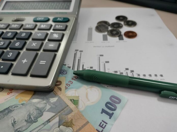Perspectiva ratingului României, retrogradată la negativă. S&P avertizează asupra riscului de clasificare „junk”