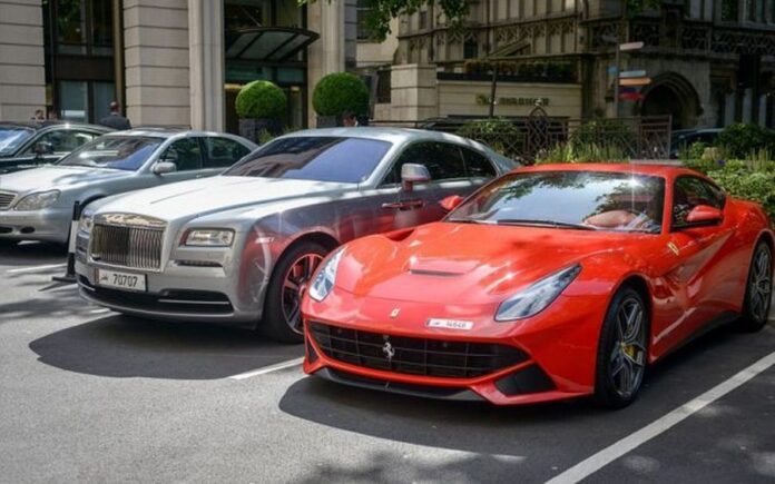 În România se cumpără, în fiecare lună, câte două mașini de 2.000.000 de euro