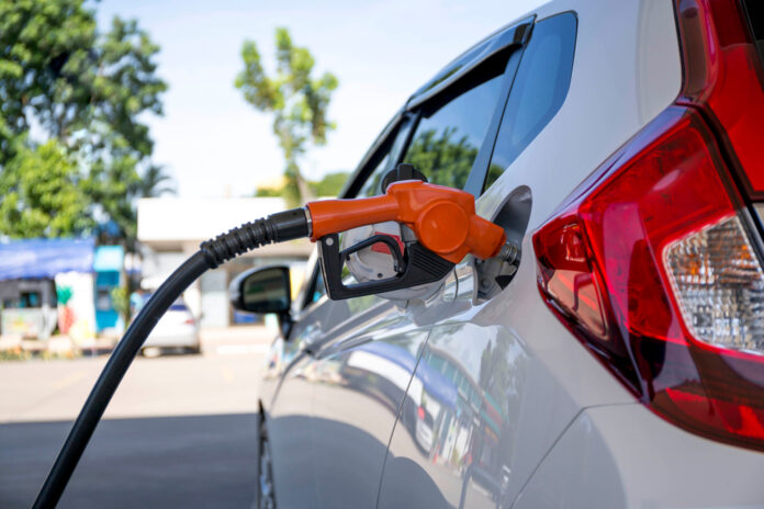 Carburanții s-au scumpit din nou: Cât costă acum un litru de benzină sau motorină