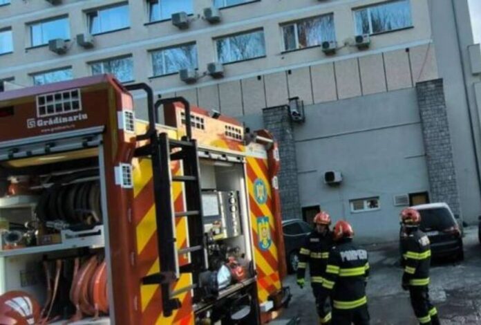 Un incendiu a izbucnit în spălătoria unui hotel din Sinaia