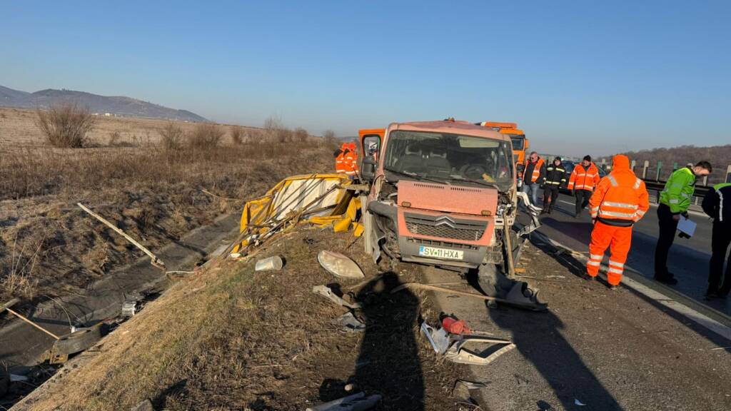 Trei drumari au fost răniți grav pe Autostrada A1 (FOTO)
