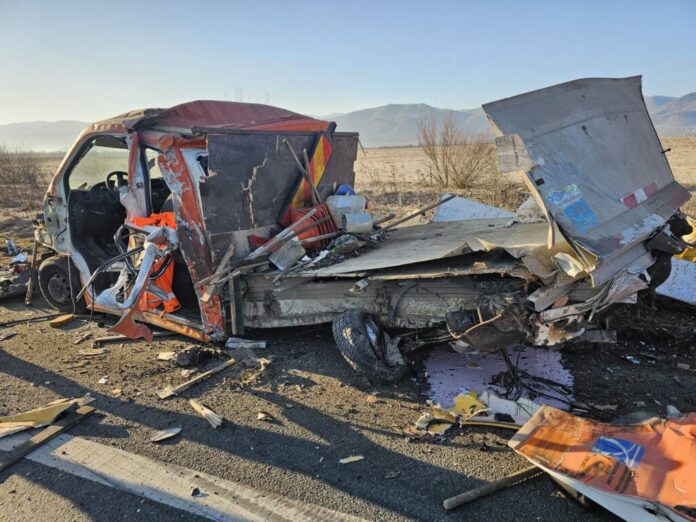 Trei drumari au fost răniți grav pe Autostrada A1 (FOTO)