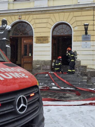 FOTO: Exercițiu I Situație de urgență provocată de un cutremur, la Colegiul Național Andrei Șaguna din Brașov