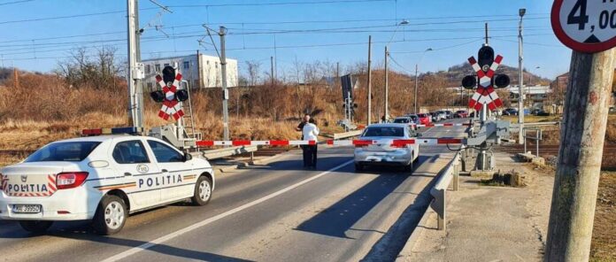 11 permise de conducere reținute de polițiști, în zona unor treceri la nivel cu calea ferată din județul Brașov
