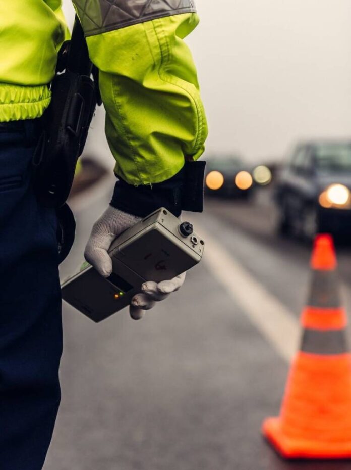 Din 50 de testări pentru alcool ale polițiștilor rutieri, în Brașov, două au fost pozitive pentru consumul de alcool