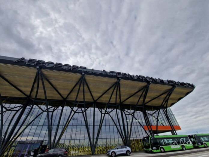 Aeroportul Internațional Brașov – Ghimbav a primit în prima jumătate a anului trecut facturi în valoare de aproape un milion de lei de la Romatsa