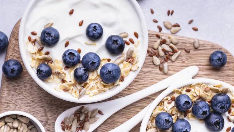 Recomandate de nutriționiști autorizați: Zece gustări sănătoase între mese