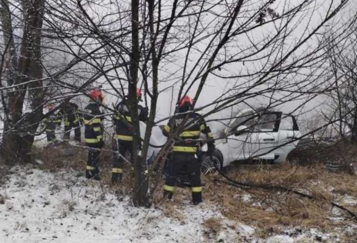 Două vieți pierdute într-un accident cumplit pe A1. Mașina a luat foc, victimele au fost găsite carbonizate