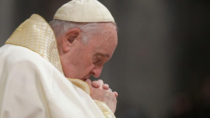 Papa Francisc a murit