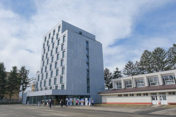 Pentru copii, să învețe o meserie și să se angajeze la firmele din Brașov, un cămin modern, căminul de la Școala Profesională Germană Kronstadt