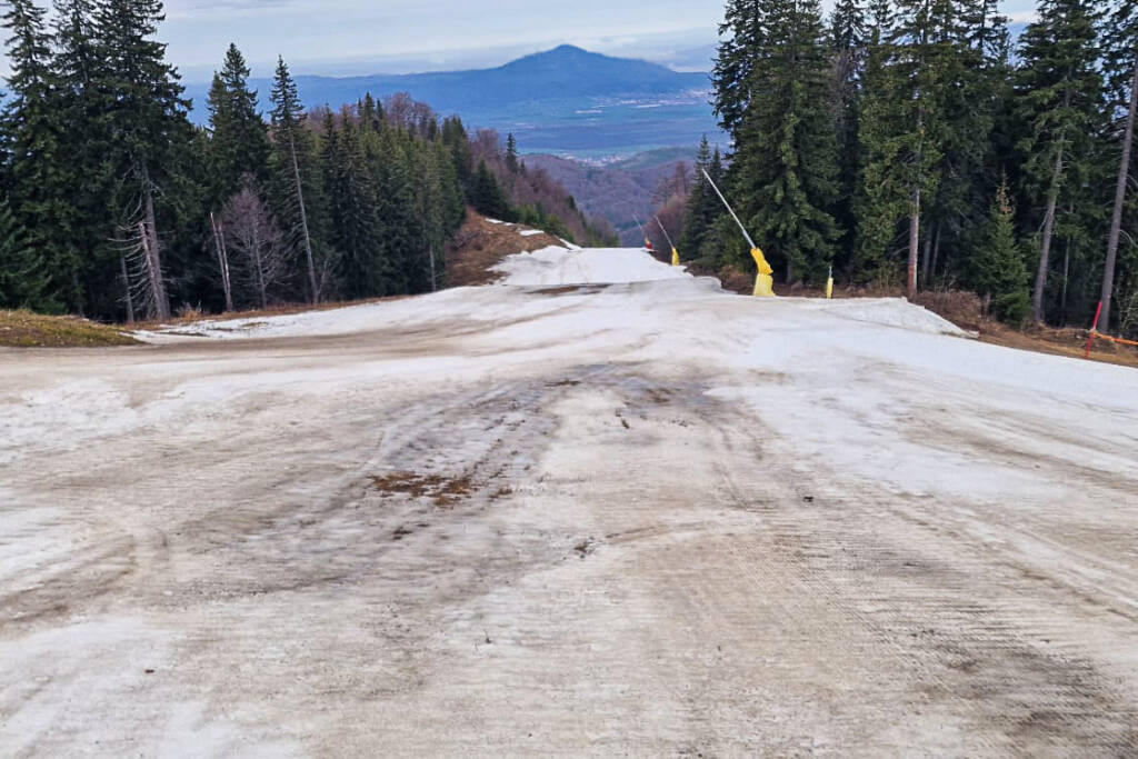 Sezonul de schi în Postăvarul, la final