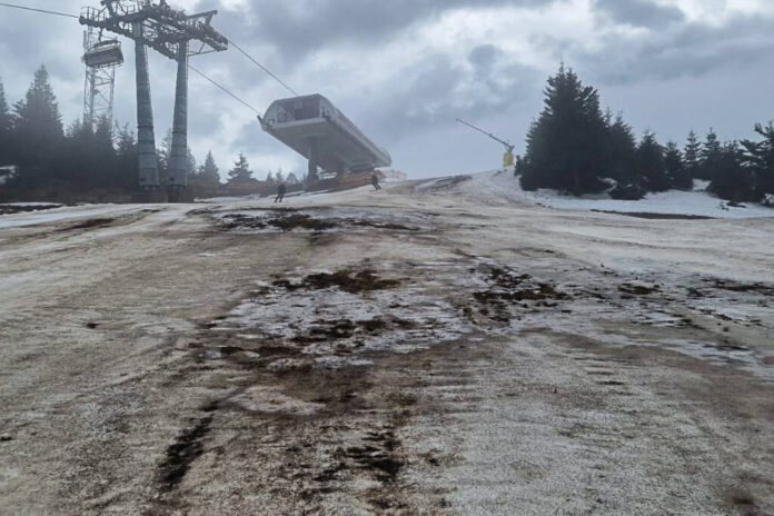Sezonul de schi în Postăvarul, la final