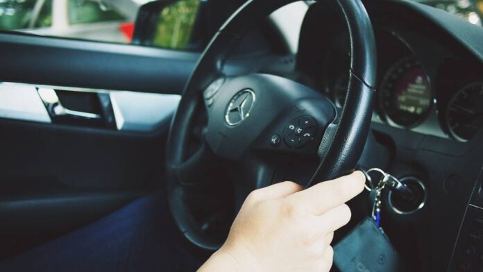 Șoferi care conduceau fără permise, depistați în Victoria și Ghimbav