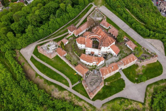 Cetățuia Brașovului intră în șantier