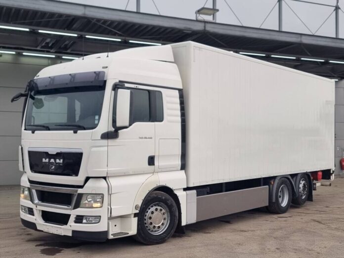 Șofer român de TIR amendat cu 20 milioane de euro și condamnat la 10 ani de închisoare 