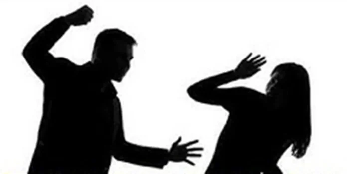 Pe o stradă din Săcele, o femeie a fost bătută de fostul concubin
