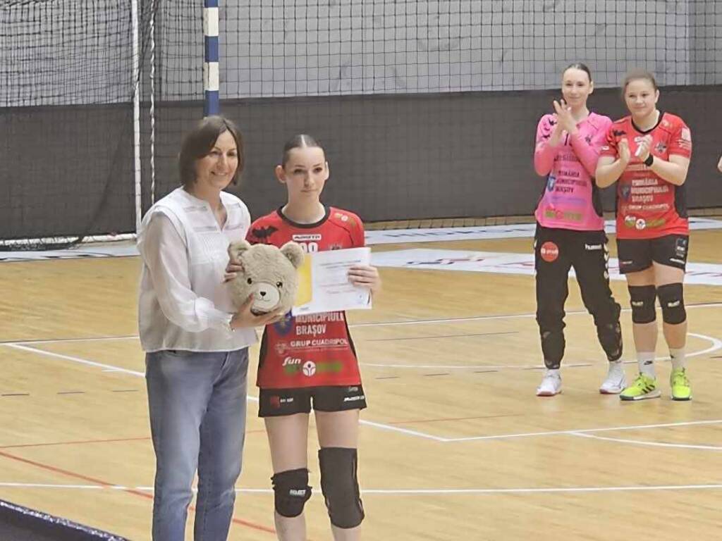 Handbal, junioare 1: ACS Transilvania, prima victorie  turneul final Valoare de la Brăila. Meci decisiv cu CSM București pentru calificarea în careul de ași