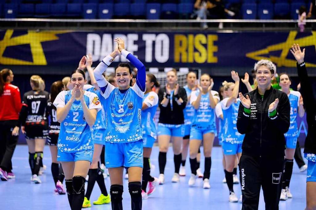 Emoții și lacrimi. Cristina Neagu și-a încheiat cariera în într-un meci de gală cu Corona Brașov: "M-ați făcut să mă simt specială" 
