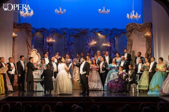 „Traviata”, pe scena Operei Brașov. Premiera a avut loc la Teatro La Fenice din Veneția, în data de 6 martie 1853