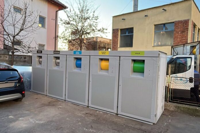La Brașov, începe montarea primelor 100 de ecoinsule digitalizate, finanțate prin Planul Național de Redresare și Reziliență