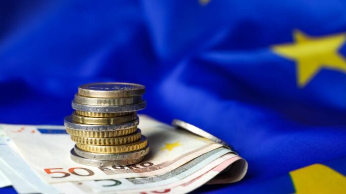 Comisia Europeană îl contrazice pe George Simion: Nu se suspendă fondurile europene pentru România