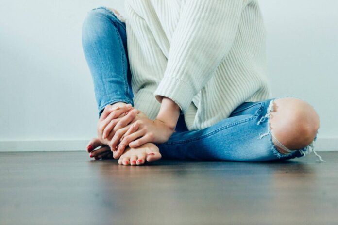 The Joy of Less: Un ghid introductiv pentru un stil de viață minimalist