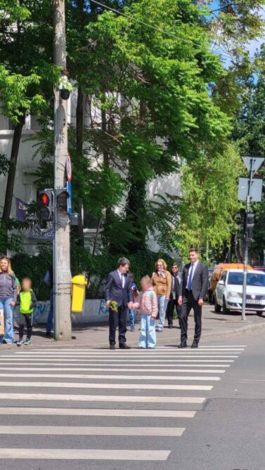 Nu a fost ușor, dar e Nicușor! Avem președinte din Țara Făgărașului