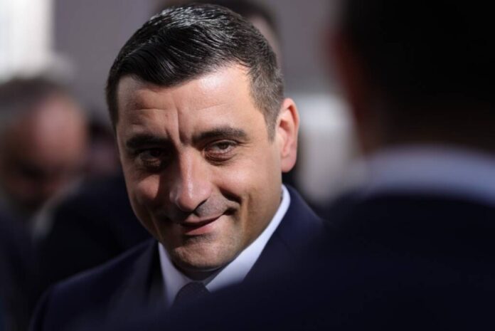 George Simion recunoaște că n-a vrut niciodată să dea locuințele de 35.000 de euro. A făcut-o pentru voturi
