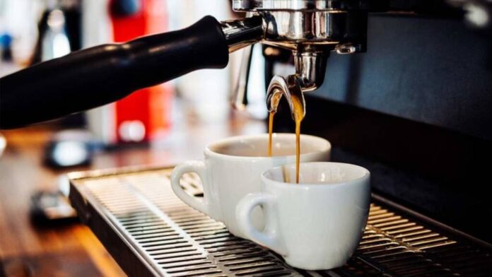 ANAF pierde un proces major pe TVA la Brașov. Cota TVA de 19% pentru cafeaua și ceaiul servite în HoReCa este nelegală