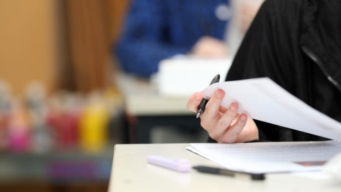 Niciun 10 la proba scrisă de la Definitivat, în județul Brașov. Cea mai mare notă la proba scrisă a fost obținută de o învățătoare de la Școala nr. 14 Brașov