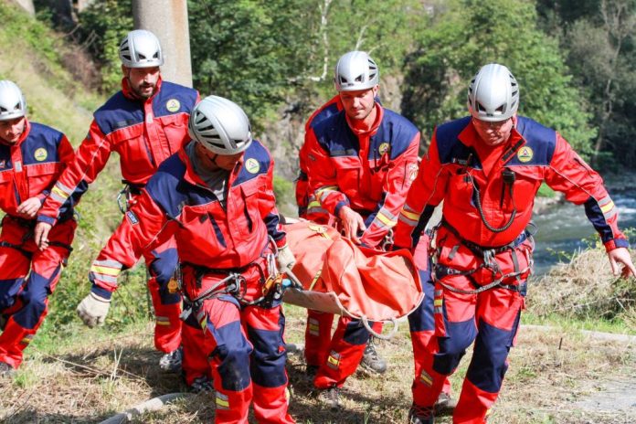 28 persoane au fost salvate în ultimele ore de salvamontiști