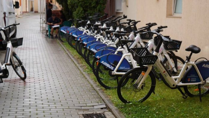 În Ghimbav, ride-sharing cu biciclete electrice