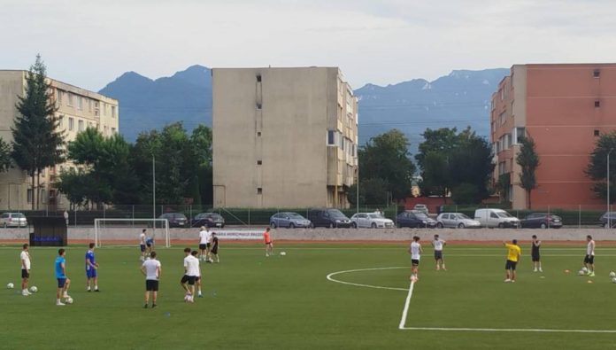 Corona Brașov și-a reluat pregătirile cu jucători de la Kids Tâmpa Brașov și Cetate Râșnov + surprize în stafful lui Marian Constantinescu