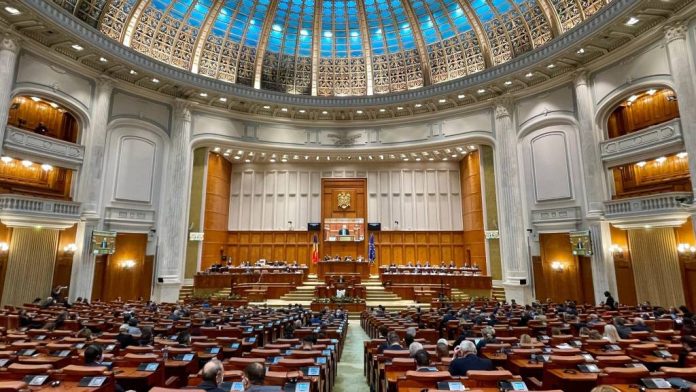 USR: Moțiunea de cenzură a partidelor extremiste este una împotriva României și a cetățenilor ei