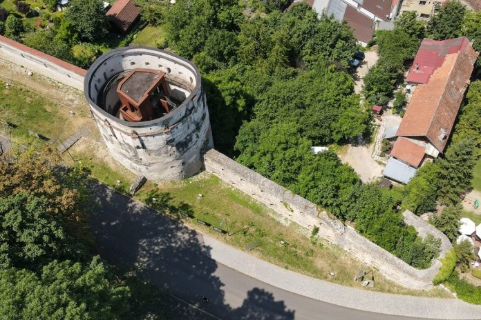 Primăria Brașov a lansat licitație pentru restaurarea Bastionului Postăvarilor