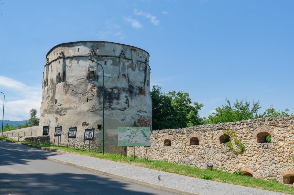 Primăria Brașov a lansat licitația pentru restaurarea Bastionului Postăvarilor