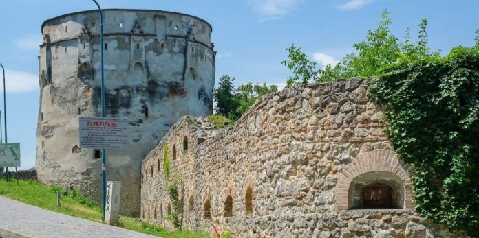 Bastionul Postăvarilor din Braşov va fi restaurat cu fonduri europene