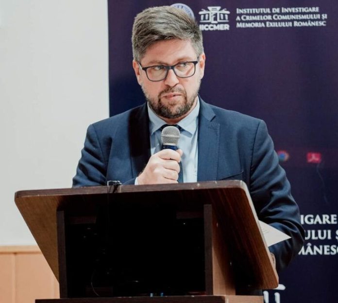 Cine îl va consilia pe Ilie Bolojan pe probleme de politică externă. A terminat patru facultăți și e diplomat de carieră