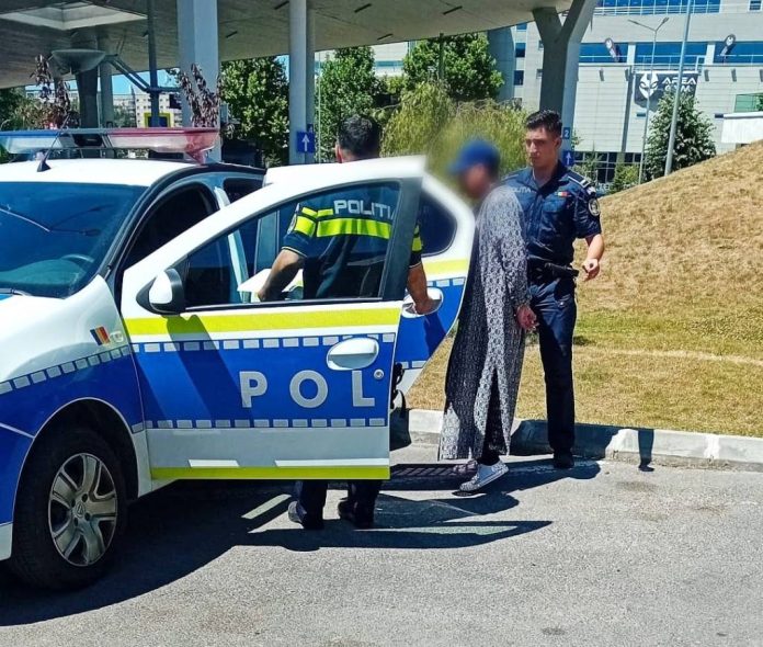 O femeie urmărită național pentru furt a fost găsită în zona Gării Brașov