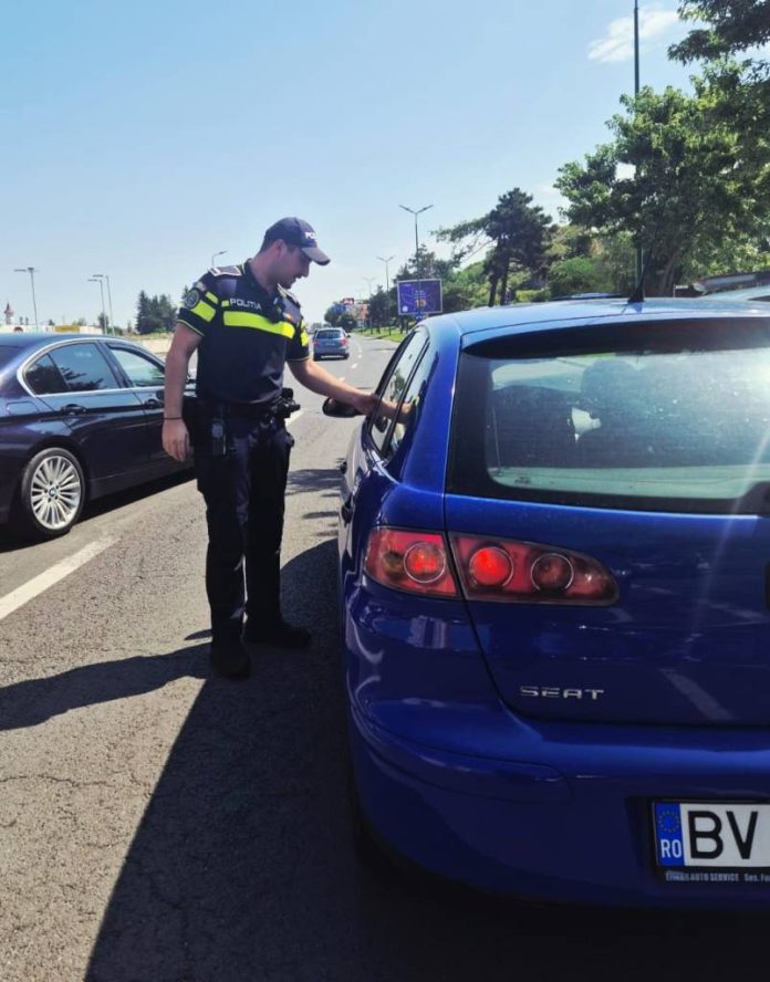 În weekend, polițiștii au urmărit cerșetoria, autovehicule oprite pe locurile destinate persoanelor cu dizabilități, și au verificat agenți economici