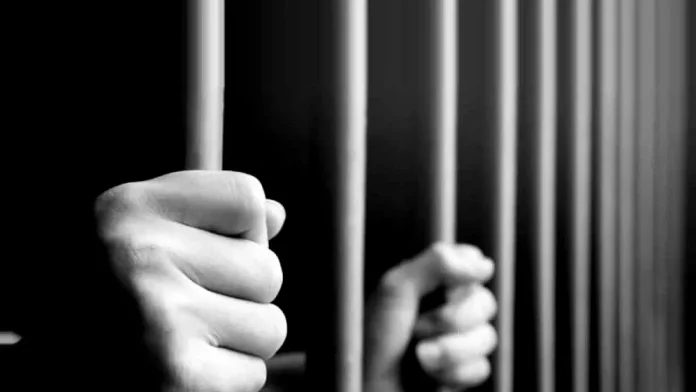 Un bărbat a ajuns la închisoare după ce a agresat două femei, una dintre ele fiind fosta lui concubină