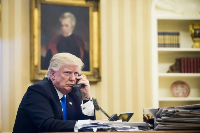 Președintele american, Donald Trump, a întrerupt discuțiile cu liderii europeni pentru a-l contacta telefonic pe președintele rus, Vladimir Putin